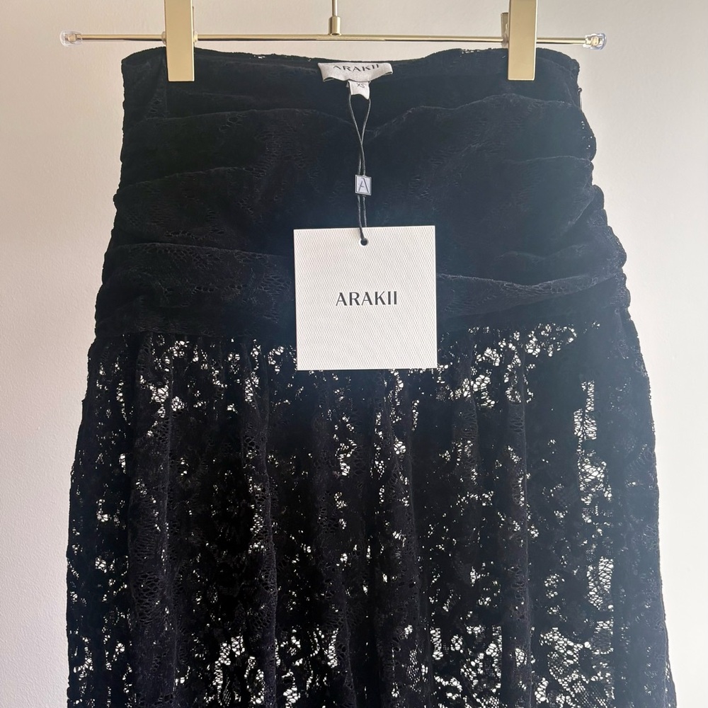 NEW VELVET LACE BALLOON PANTS Akarii - Picture 5 of 10